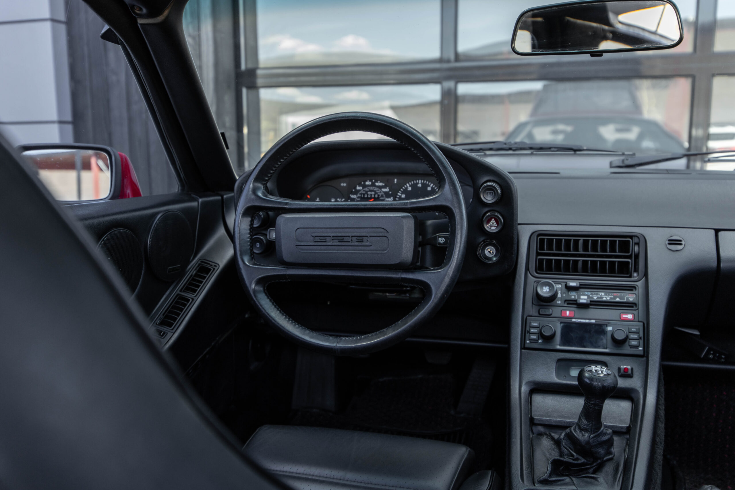 Image of Porsche 928