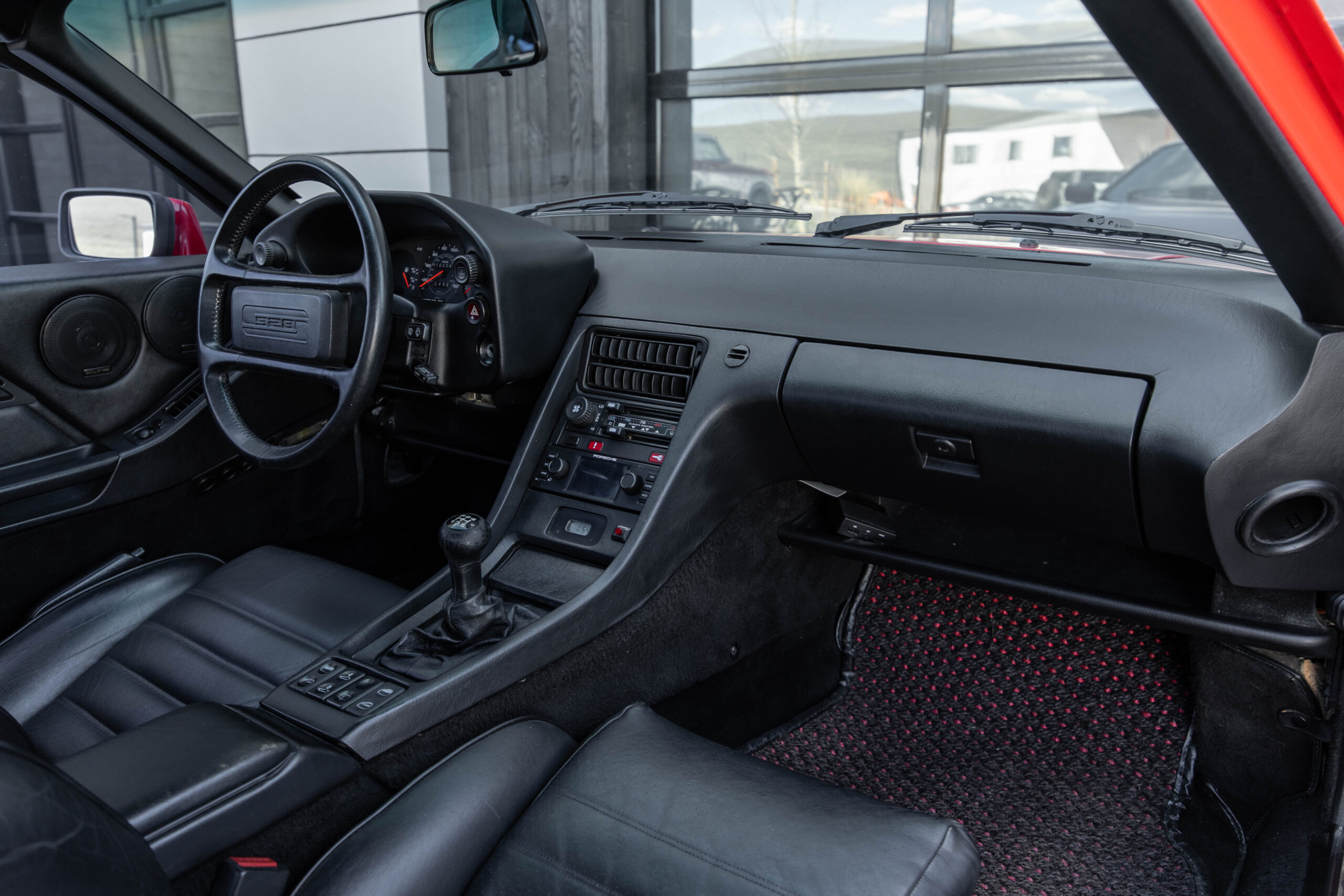 Image of Porsche 928